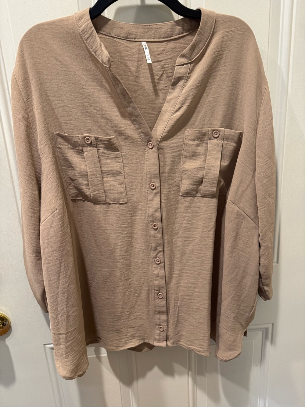 Like new 3rd+Malt Light Taupe Button-Front Pocket Blouse 3X